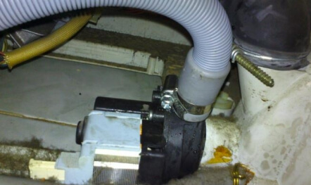 Меняет деталь